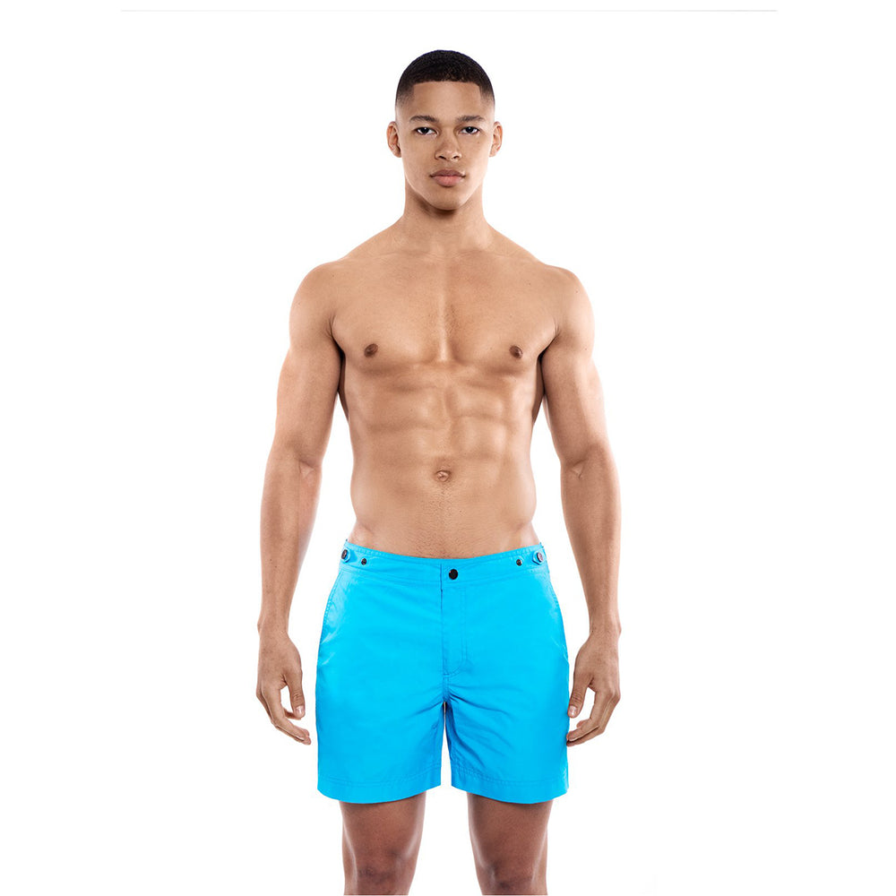 Elvio Light Blue Tailored Swim ShortCut in our signature Elvio silhouette, these hybrid swim shorts are made from quick drying breathable shell.
An elevated take on the classic swim shorts, they featurswim shorts