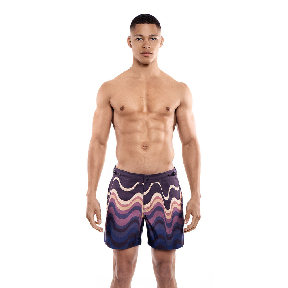 Elvio multicolored Wave Print Swim Short


  Cut in our signature Elvio silhouette, our hybrid swim shorts are made from  quick drying and breathable shell and printed in a retro brown wave pattern. 




Aswim shorts