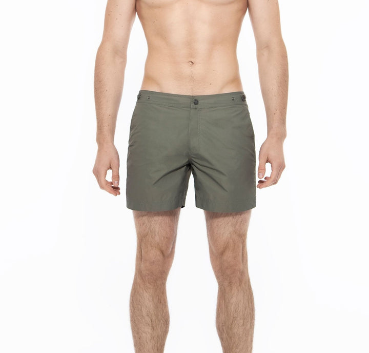 Elvio Dutch Boy Swim Short

Cut in our signature Elvio silhouette, these green hybrid swim shorts are made from  quick drying breathable shell.




An elevated take on the classic swim shortsswim shorts